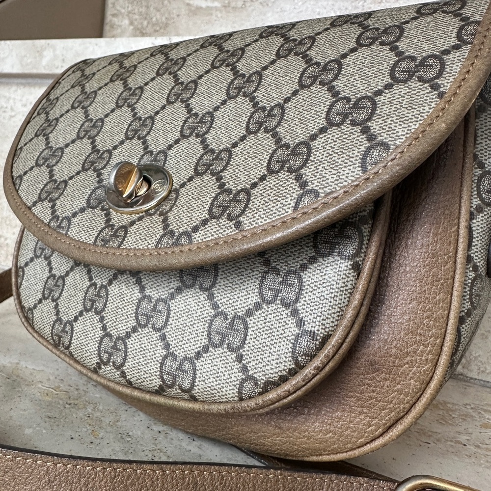 Authentic Gucci Shoulder /Crossbody Bag. - Picture 5 of 17